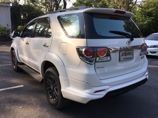 ท็อปสุด Toyota Fortuner 2.5V NAVI ปี 2015 รถมือเดียวป้ายแดง ไมล์แท้ใช้น้อย 3x.xxx km อุปกรณ์ครบเอกสารพร้อมโอน ท็อปสุด Toyota Fortuner 2.5V NAVI ปี 2015 รถมือเดียวป้ายแดง ไมล์แท้ใช้น้อย 3x.xxx km อุปกรณ์ครบเอกสารพร้อมโอน