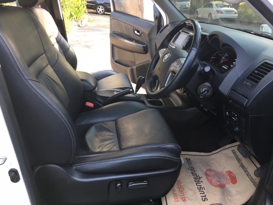 ท็อปสุด Toyota Fortuner 2.5V NAVI ปี 2015 รถมือเดียวป้ายแดง ไมล์แท้ใช้น้อย 3x.xxx km อุปกรณ์ครบเอกสารพร้อมโอน ท็อปสุด Toyota Fortuner 2.5V NAVI ปี 2015 รถมือเดียวป้ายแดง ไมล์แท้ใช้น้อย 3x.xxx km อุปกรณ์ครบเอกสารพร้อมโอน