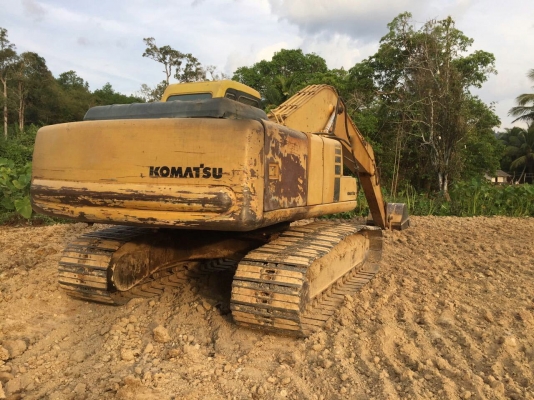 รถแบคโฮ  KOMSTSU  PC 200 - 6E.   สนใจติดต่อ  081 - 6079515