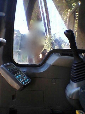 รถแบคโฮ  KOMSTSU  PC 200 - 6E.   สนใจติดต่อ  081 - 6079515