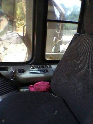 รถแบคโฮ  KOMSTSU  PC 200 - 6E.   สนใจติดต่อ  081 - 6079515