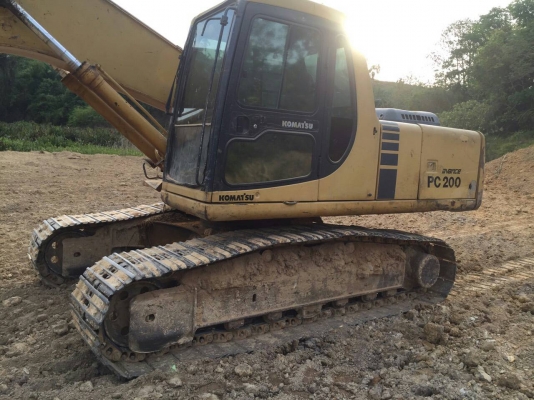 รถแบคโฮ  KOMSTSU  PC 200 - 6E.   สนใจติดต่อ  081 - 6079515