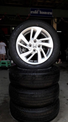 ขายล้อแม็กป้ายแดง honda jazz 15" ยางปี16 สนใจติดต่อ ตาเล็ก ล้อและยางครับ 081-3747940