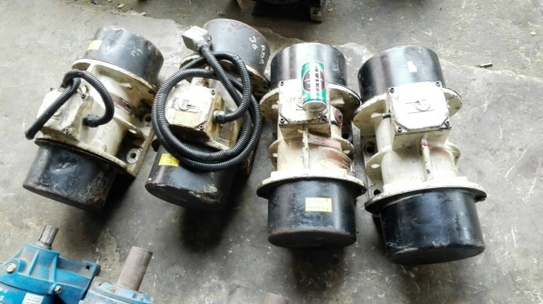 ** เหลือ 2 ตัวสุดท้าย!! ** มอเตอร์ สั่น-เขย่า VIBRA Made in Germany 1 HP 380V เบอร์พิเศษตัวใหญ่สั่นแรงถอดจากไลน์ผลิต
