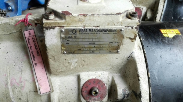** เหลือ 2 ตัวสุดท้าย!! ** มอเตอร์ สั่น-เขย่า VIBRA Made in Germany 1 HP 380V เบอร์พิเศษตัวใหญ่สั่นแรงถอดจากไลน์ผลิต