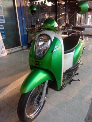 Honda Scoopy-i สีเขียว-ขาว สวยๆเครื่องเดิมดีๆ ราคาถูก