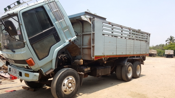 ขายสิบล้อ240เครื่อง195โบเล่มพร้อมโอน