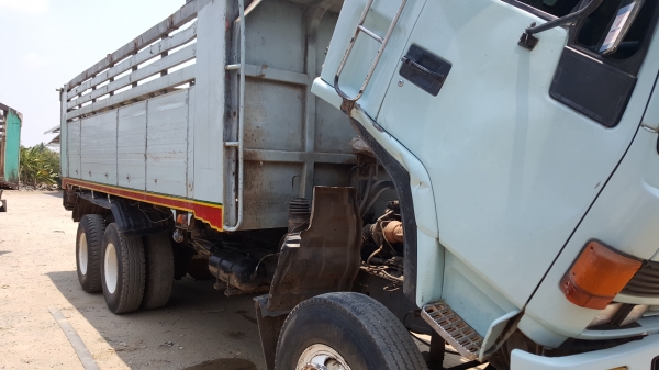 ขายสิบล้อ240เครื่อง195โบเล่มพร้อมโอน