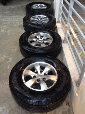 ขายล้อแม็กขอบ16 Fortuner  พร้อมยาง BF Goodrich T/A