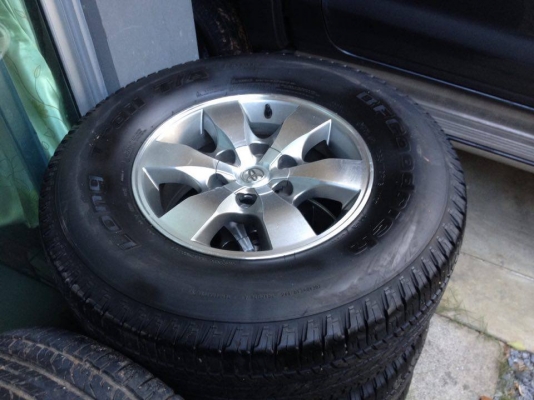 ขายล้อแม็กขอบ16 Fortuner  พร้อมยาง BF Goodrich T/A