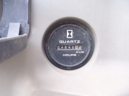 == แบคโฮมือสองญี่ปุ่น / SK200SR == ติดต่อ / ใหม่ 0614194022