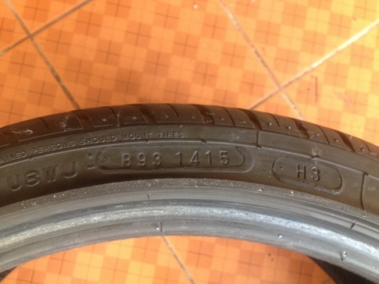 ยางขอบ18 นันกัง 225 35 18 ปี15 ทั้งหมด5เส้นสภาพดีดอกยังนิ่ม