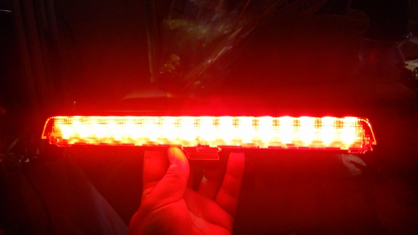 ไฟเบรคหลังดวงที่สามแบบLED ของรถ VOLVO V70