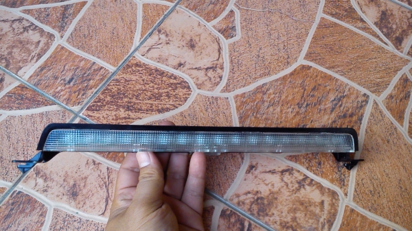 ไฟเบรคหลังดวงที่สามแบบLED ของรถ VOLVO V70