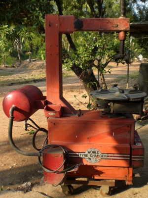 ขายเครื่องถอดยาง เก่านอก ยี่ห้อ COATS