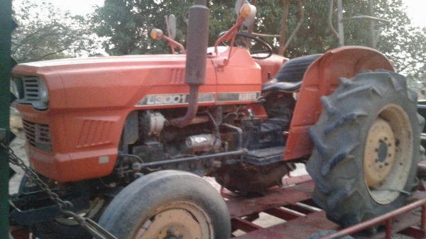 ขายรถไถ คูโบต้า L3001 , 1เพลา เครื่องแน่นดี เกียร์ดี พร้อมใช้งาน