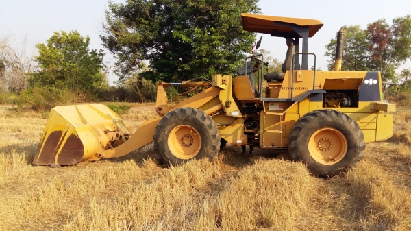 ขายด่วน!!! รถตักล้อยาง KOMUTSU WA100-1