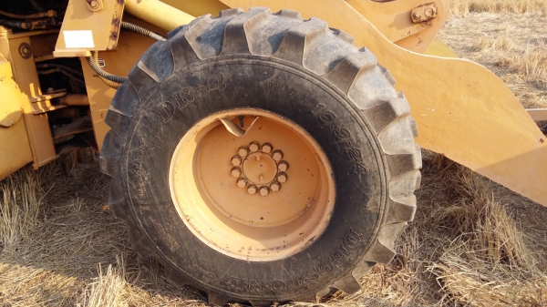 ขายด่วน!!! รถตักล้อยาง KOMUTSU WA100-1