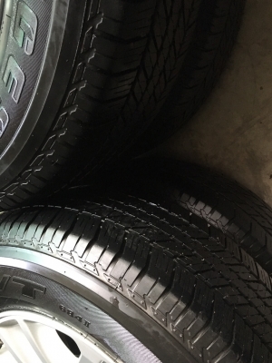 ขายล้อแม็ก Toyota Vigo Champ 17" พร้อมยางบริดโตน 265 65 17