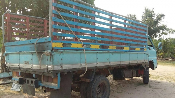 ขายรถ6ล้อ เครื่อง100แรง ยาว4.30เมตร รถสวยสภาพดี มีเอกสารพร้อมโอน สนใจโทร 090-8588220คุณนะ 093-3258446คุณบิว หรือเข้าดูสินค้าอื่นๆได้ที่ www.truck.in.th/498 หรือเพจFacebook ณรงค์ ซื้อขายรถมือสอง (เว็บไซต์ส่วนตัว) หรือFacebook คุณนะ รถบรรทุก