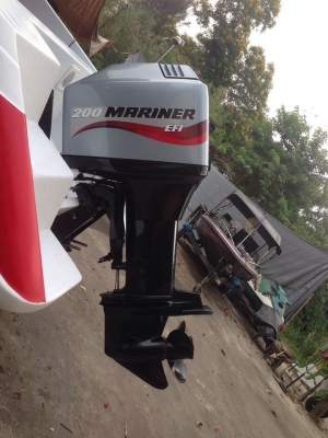ขายเรือ22ฟุต เครื่อง200แรง ใช้งานน้อยพร้อมเทเลอร์ เป็นเรือตำรวจน้ำมาก่อนครับ ทำสีเรียบร้อยลงน้ำได้เลย ถังน้ำมันสแตนเลส ขาย 220000 บาทครับ