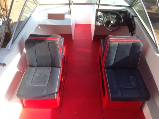 ขายเรือ22ฟุต เครื่อง200แรง ใช้งานน้อยพร้อมเทเลอร์ เป็นเรือตำรวจน้ำมาก่อนครับ ทำสีเรียบร้อยลงน้ำได้เลย ถังน้ำมันสแตนเลส ขาย 220000 บาทครับ