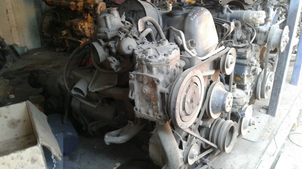 เครื่องพร้อมเกียร์ออโต้ BENZ รุ่น 123 เครื่องพร้อมเกียร์ออโต้ BENZ รุ่น 123