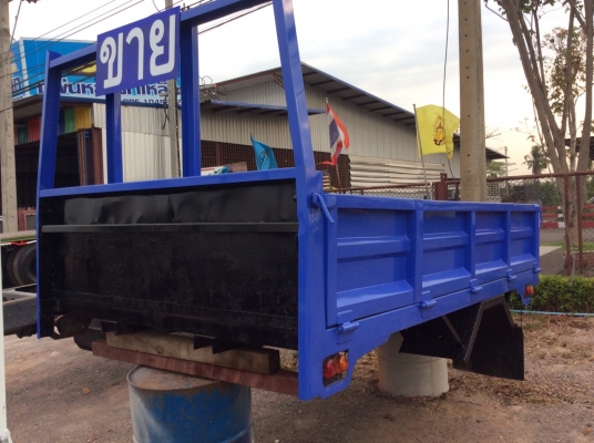 กระบะเหล็กทอดลงจากรถ 6 ล้อช่วงสั้นใส่ 4 ล้อได้สภาพสวยกว้างเมตร 80 ยาว 3 เมตร 20 4 กว้าง 80 ขาย30,000 บาท ศุภากร 081-1903107, 081-4252943