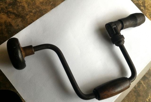 สว่านมือโบราณ อายุอานามไม่ต้องพูดถึงเยอะครับ เนื้อไม้เนื้อโลหะทนๆ แข็งๆ ใช้งานได้ดีมีหนึ่งเดียวจ้า