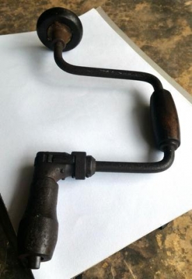 สว่านมือโบราณ อายุอานามไม่ต้องพูดถึงเยอะครับ เนื้อไม้เนื้อโลหะทนๆ แข็งๆ ใช้งานได้ดีมีหนึ่งเดียวจ้า