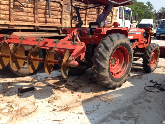 ขายรถไถ Kubota M5000 พร้อมอุปกรณ์ใบดันหน้า ผาน 5 เอกสารเล่มทะเบียน