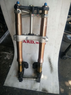 โช๊ค upside down K8 ครบชุด สภาพสวย