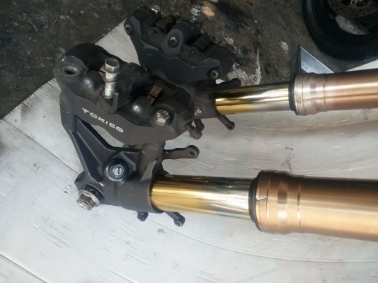 โช๊ค upside down K8 ครบชุด สภาพสวย