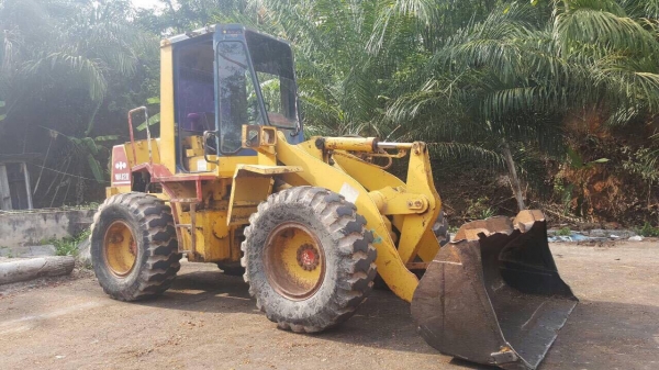 รถตักยาง KOMATSU WA120 รถสภาพดี พร้อทใช้