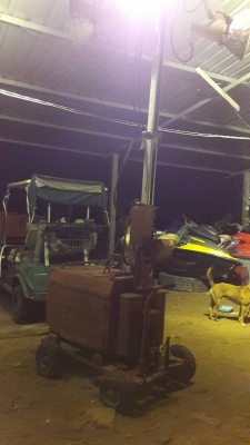 โชว์กันให้เห็นๆครับ สว่างจริงๆ ขาย- เครื่องปั่นไฟ พร้อมสปอร์ตไลท์ ไฟ 4 ดวง แบบเครื่องยนต์ ดีเซล SUBARU: SGD 3000S เก่าญี่ปุ่น