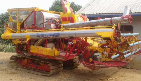 ขายด่วน รถเกี่ยวข้าวศักดิ์พัฒนา BIG 37 สภาพดีมากครับพร้อมใช้งานได้เลย เครื่องยนต์ 240 แรง 6HH1 เทอร์โบ อุ้ม 2.5 ปั๊มไดกิ้นเบอร์ 22 บนล่าง ช่วงล่าง 10HT สภาพดีแน่นดีพร้อมใช้งาน ราคาต่อรองได้ครับ