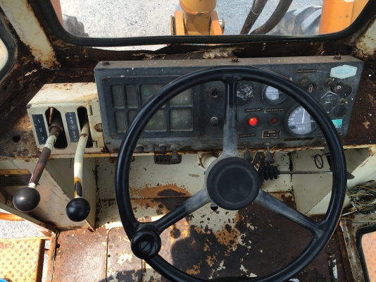 ขายรถตัก Komatsu 510 รถนอกนำเข้าจากญี่ปุ่น 100\% สภาพสวย พร้อมใช้งาน สนใจติดต่อ 081-948-5494