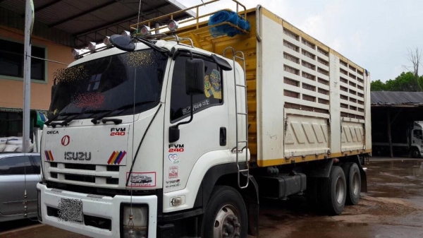 ขายรถสิบล้อ ISUZU DECA FVM 240แรง รถล่องกะบะสามมิตร