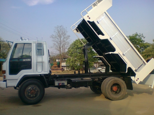 ขายรถบรรทุกหกล้อดั้มอีซูซู ร้อคกี้ เครื่อง 185 แรงม้า 6BF1-แน่นมากๆ รถประกอบดั้มยิงหน้ากระเนียม