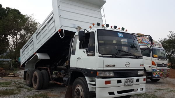ขายด่วนHINOFM3MNLD240แรง2เพลาดั้มจัดแนนท์ได้700000-750000บาทโทร0856842587