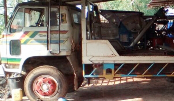 ISUZU JCM 205 HP HO6C TURBO สิบล้อ 2 เพลา เทรลเลอร์ท้ายลาดมีหางพับไฮดรอลิกส์ขึ้นรถเกี่ยวข้าวและลากรถแบ็คโฮร PC 120 ได้เลยครับไม่มีปัญหา เครื่องยนต์เทอร์โบอินเตอร์ ลงเล่มครบถูกต้องเครื่องแน่นแรงดีสุดๆไม่มีเยิ้ม ภายในห้องเก๋งคอนโซลสวยครบ พวงมาลัยเพาเวอร์ ระ