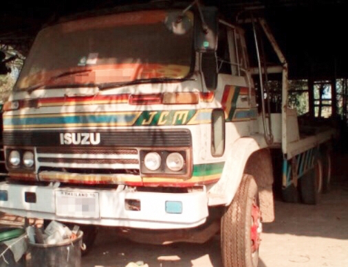 ISUZU JCM 205 HP HO6C TURBO สิบล้อ 2 เพลา เทรลเลอร์ท้ายลาดมีหางพับไฮดรอลิกส์ขึ้นรถเกี่ยวข้าวและลากรถแบ็คโฮร PC 120 ได้เลยครับไม่มีปัญหา เครื่องยนต์เทอร์โบอินเตอร์ ลงเล่มครบถูกต้องเครื่องแน่นแรงดีสุดๆไม่มีเยิ้ม ภายในห้องเก๋งคอนโซลสวยครบ พวงมาลัยเพาเวอร์ ระ