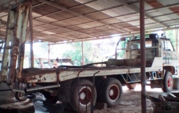 ISUZU JCM 205 HP HO6C TURBO สิบล้อ 2 เพลา เทรลเลอร์ท้ายลาดมีหางพับไฮดรอลิกส์ขึ้นรถเกี่ยวข้าวและลากรถแบ็คโฮร PC 120 ได้เลยครับไม่มีปัญหา เครื่องยนต์เทอร์โบอินเตอร์ ลงเล่มครบถูกต้องเครื่องแน่นแรงดีสุดๆไม่มีเยิ้ม ภายในห้องเก๋งคอนโซลสวยครบ พวงมาลัยเพาเวอร์ ระ