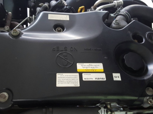 รถห้างมือเดียว (ELF NLR 130 ตู้บรรทุก) ทะเบียนไม่ติดเวลา