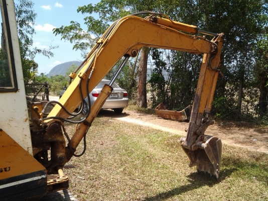 ขาย KOMATSU PC30 รุ่น 5 (ติดเก๋งมาด้วย) ราคาถูกๆ คุ้มๆครับ ขาย KOMATSU PC30 รุ่น 5 (ติดเก๋งมาด้วย) ราคาถูกๆ คุ้มๆครับ