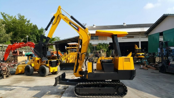 ขาย รถขุด YANMAR รุ่น YB301 มือสองญี่ปุ่น แทรกเหล็กสวย สลักแน่น อะไหล่หาง่าย ทนทาน พร้อมใข้งาน มือถือ/LINE ID : 0818753444