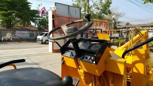 ขาย รถตัก MITSUBISHI รุ่น WS200A(มาใหม่) ตักได้ ครึ่งคิว สองเพลา เอวอ่อน เกียร์ทอร์ค เครื่องยนต์ 3สูบ  สวยพร้อมใช้งาน มือถือ/LINE ID : 0818753444