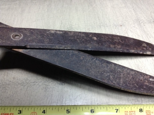 ขายกรรไกรตัดหญ้างานเก่าสภาพดีเหล็กดีด้ามไม้ Made in Usa.