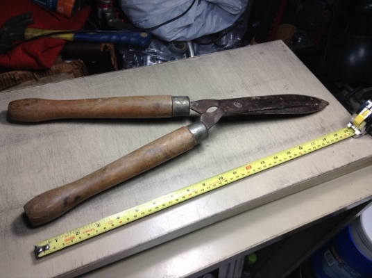 ขายกรรไกรตัดหญ้างานเก่าสภาพดีเหล็กดีด้ามไม้ Made in Usa.