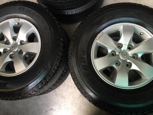 ขายล้อแม็ก Toyota vigo Champ 16 พร้อมยาง 265 70 16 ขายล้อแม็ก Toyota vigo Champ 16 พร้อมยาง 265 70 16